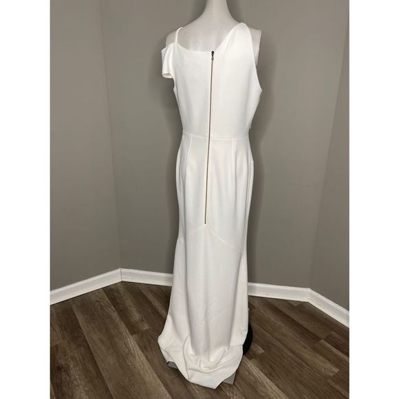 ROLAND MOURET
Galata cutout crepe gown - Picture 7 of 9